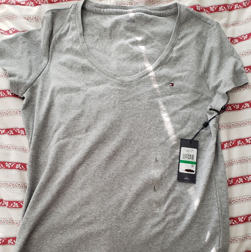 Tommy Hilfiger vneck tshirt gray Large
